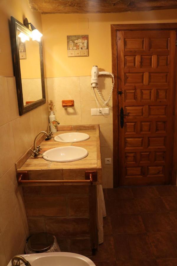 Casa Rural Tres Regiones Ontinena ภายนอก รูปภาพ